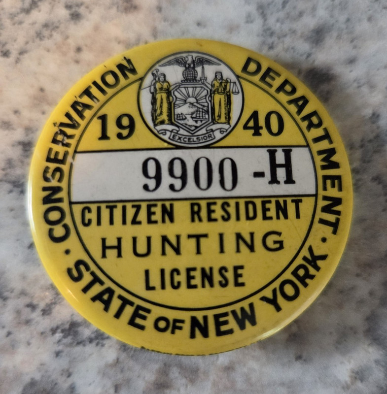 1940 NY State Conservation Dept Resident Hunting License Pinback 9900-H