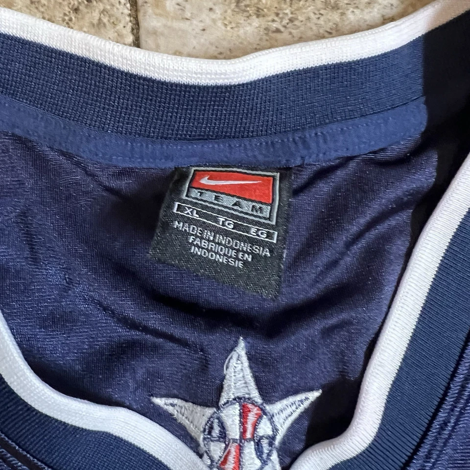 Ropa del equipo Nike de la década de 2000 EE. UU. Baloncesto Azul Marino Camiseta de tiro para hombre XL brillante rara Foto 2 de 4