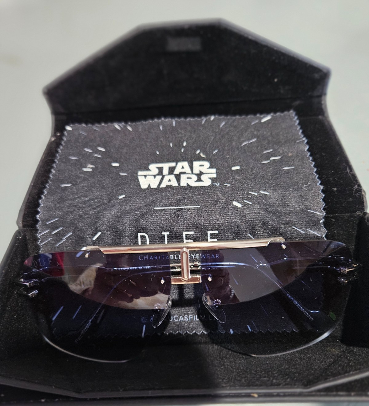 DIFF Star Wars  Silver Mirror Polarized Sunglasse… - image 1