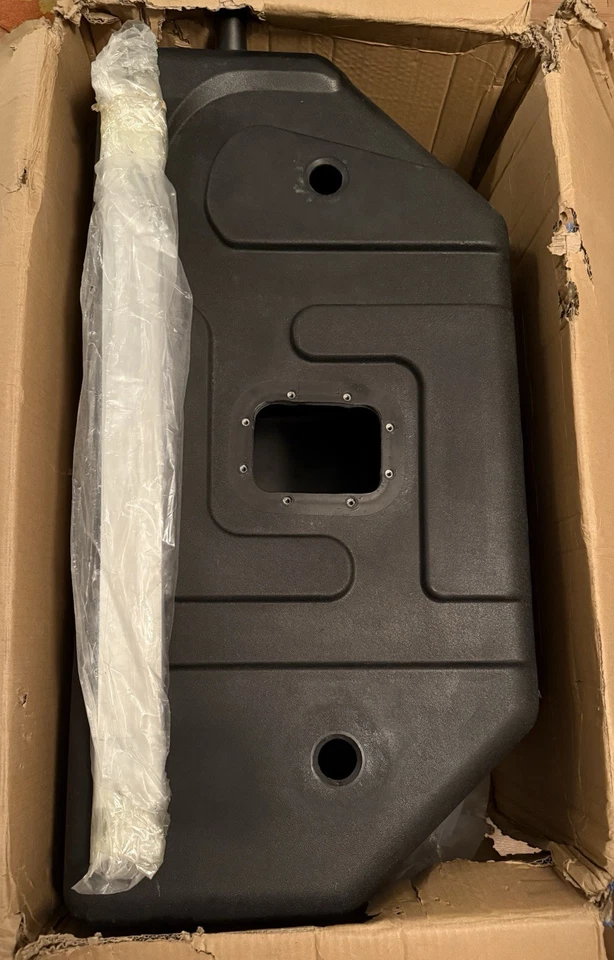 Tanque de combustible Crown Automotive 52002633PL Jeep CJ 1978-86❗️PEZÓN ROTO❗️ Foto 2 de 4