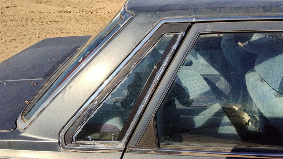 1985 1986 Toyota Camry Passenger Right Rear Quarter Glass Back Side Window Oem - Image 4 of 4