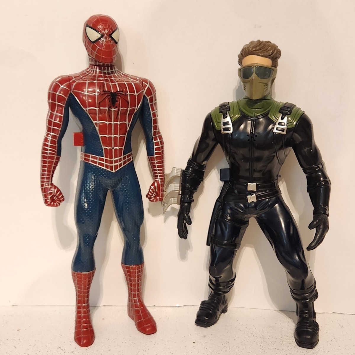 Vintage Spider Man & Green Goblin Walkie Talkies 2006 Marvel