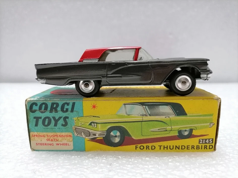 FORD THUNDERBIRD Hardtop - Vintage Corgi toys 214S , Made in Gt. Britain 1962 - Image 3 of 4