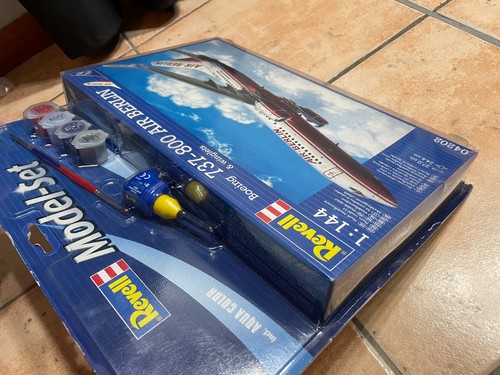 NEW SEALED Revell Boeing 737-800 Air Berlin / Sobelair échelle 1/144 Réf 04202 - Photo 6/6