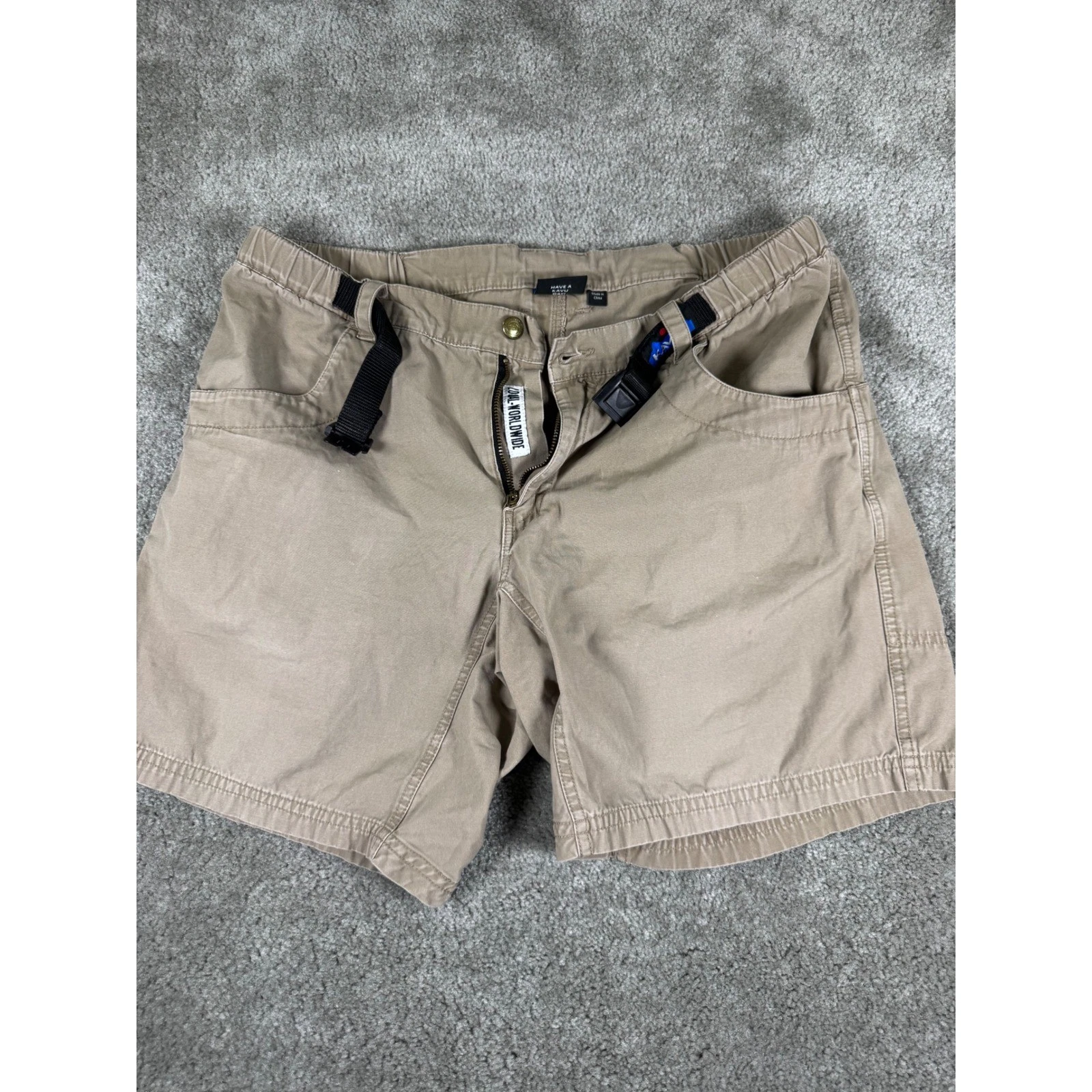 KAVU Big Eddy Shorts Mens Medium Khaki Tan Cotton Canvas Belted Outdoor Hiking