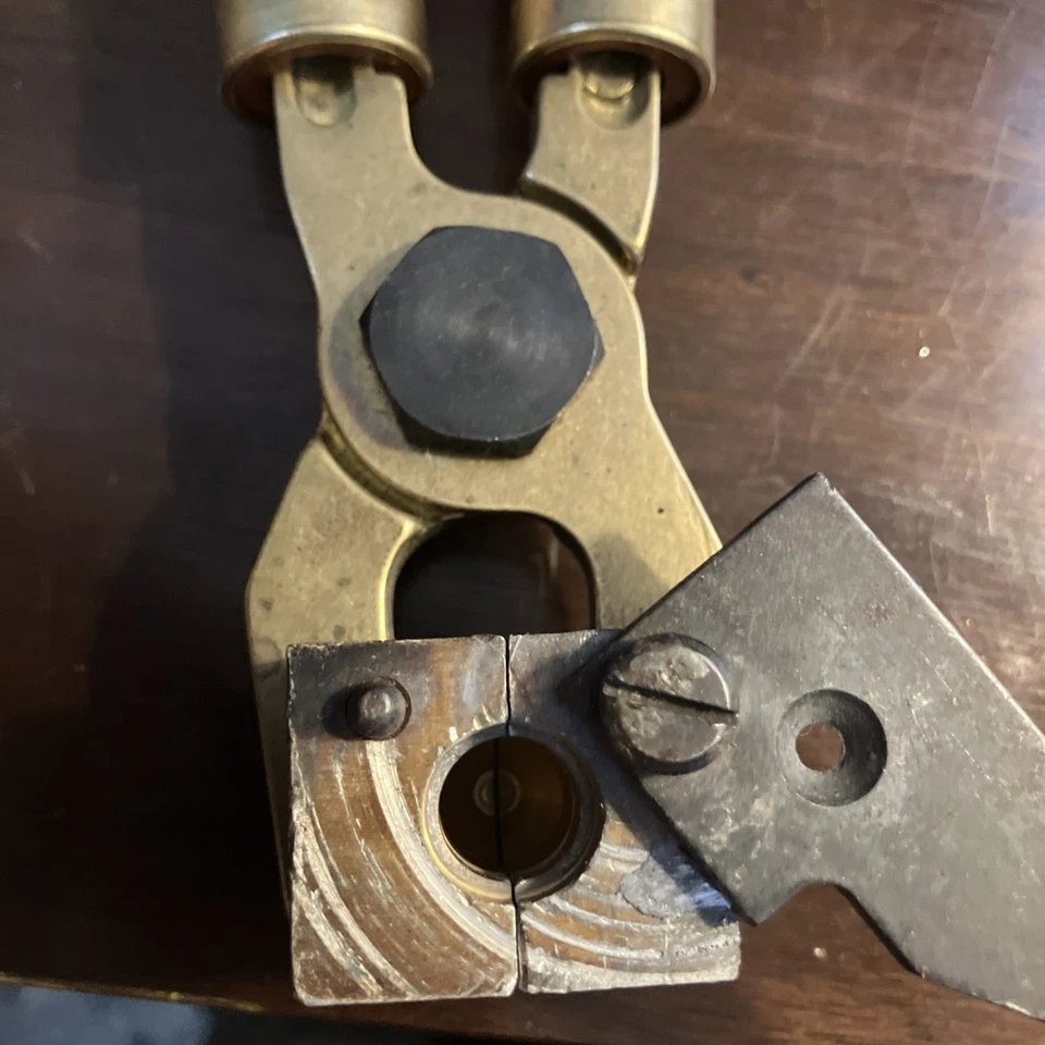 MOLDE MAXI BOLA CALIBRE 50 (sin marcas) CON ASAS T/C CENTRAL THOMPSON .50 CAL Foto 4 de 4