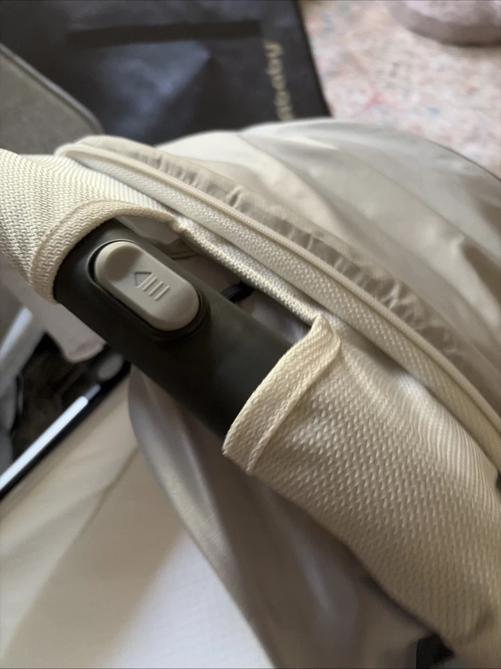 Cuna UPPA BABY UPPAbaby Cruz Vista V2 Gris Excelente Estado con Bolsa de Transporte Look Foto 3 de 4