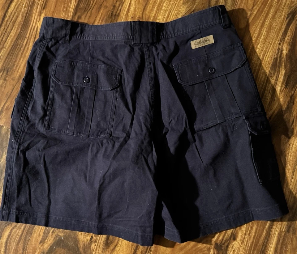 Cabela's Women's black sturdy Cargo Shorts Pockets Utility size 20 waist 40 - Image 3 of 3