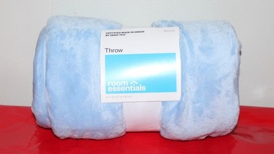 Room Essentials Rolled Throw 50 X 60 100% Recycled Polyester Blue *NWT*