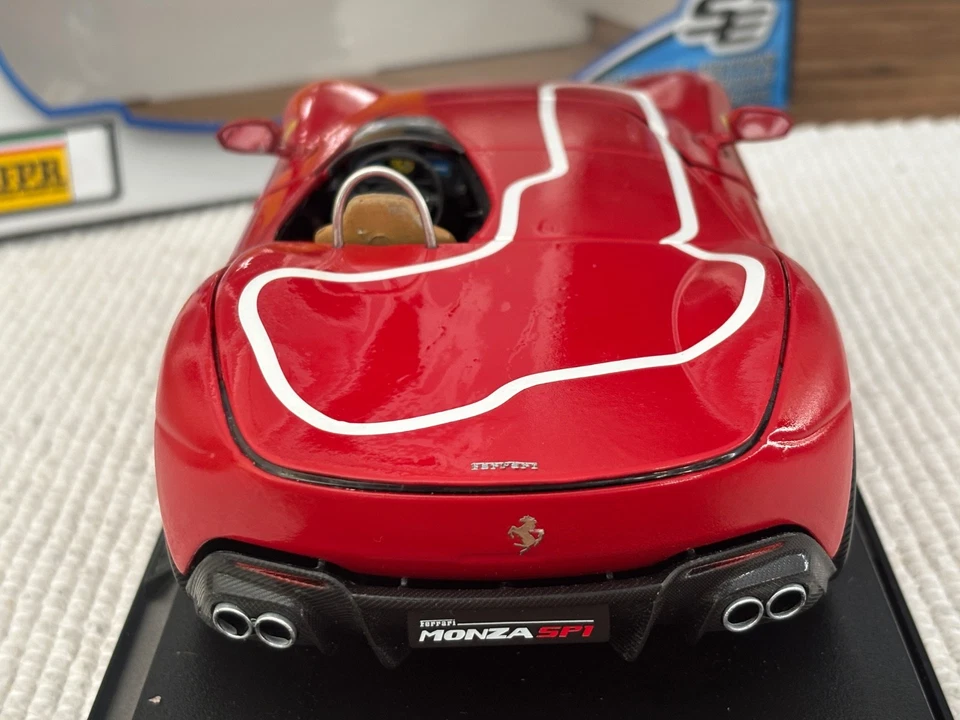 1:18 Ferrari Tribute 20ª victoria GP Monza F1 1950-2024 de Ascari a Leclerc Foto 4 de 4