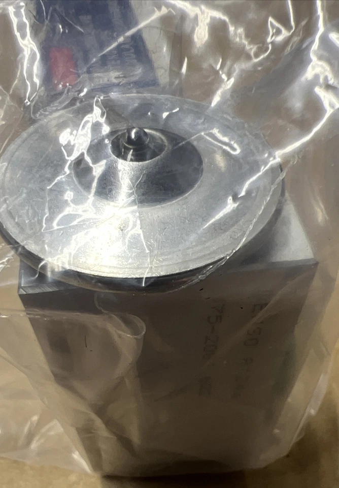 Válvula de expansión de aire acondicionado delantera Denso 475-2081 Foto 4 de 4