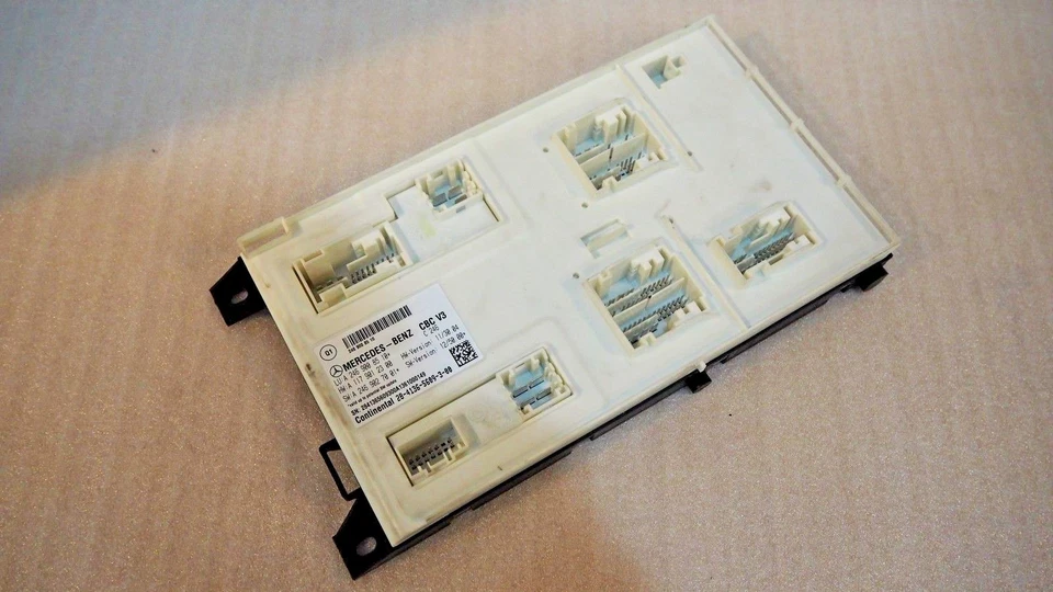 MERCEDES BENZ W117 2013 RELÉ CAJA DE FUSIBLES UNIDAD SAM MÓDULO DE CONTROL A2469008510 #1161 Foto 2 de 4