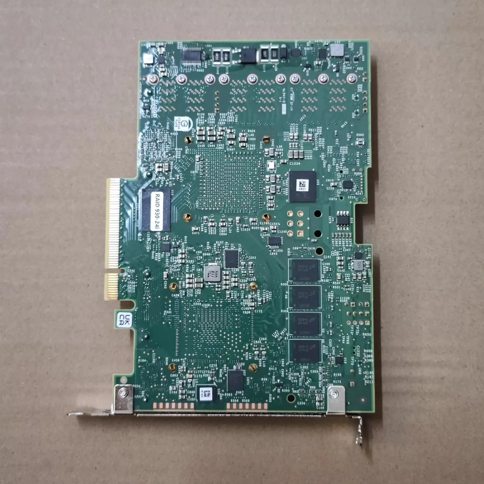 New Lenovo ThinkSystem 930-24i 4GB Flash  PCIe x8 RAID Adapter FRU P/N: 01KN509 - Image 2 of 4