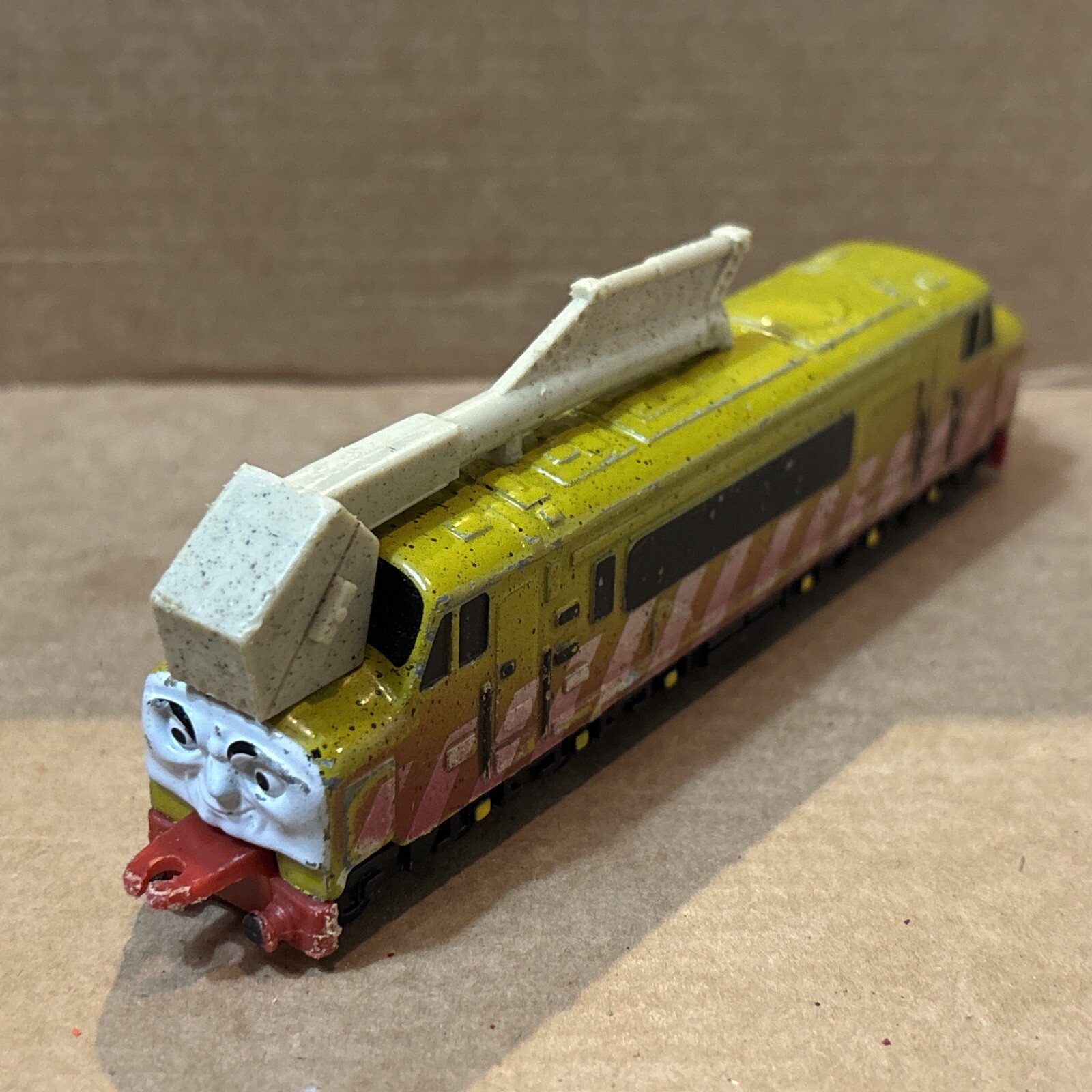 UK EXCLUSIVE COUPLER - DIESEL 10 - ERTL Thomas & Friends Diecast Railway Train