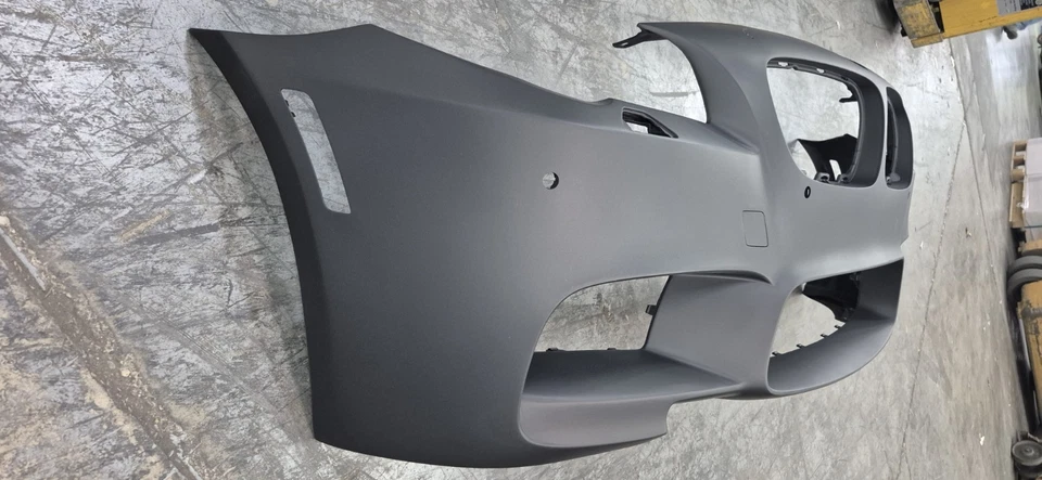 2012 2013 2014 2015 2016 BMW M5 FRONT BUMPER COVER OEM F10 - Image 2 of 4