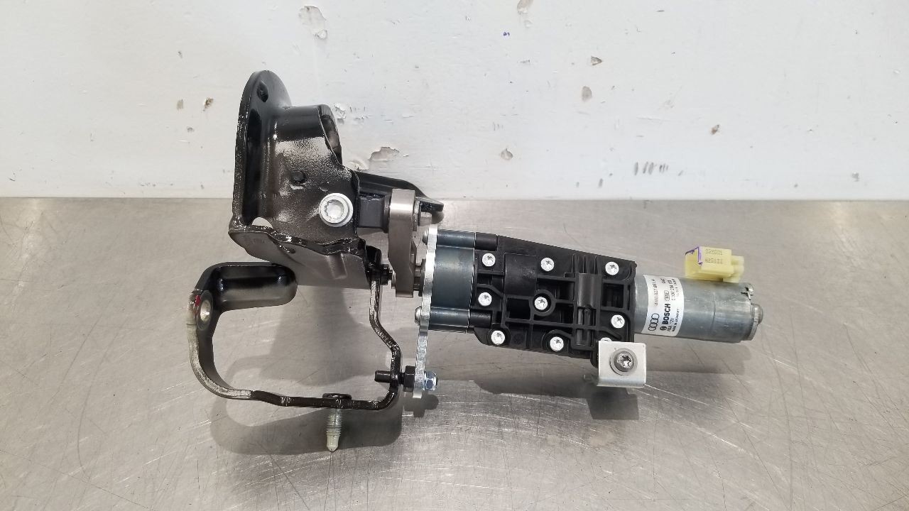 Bentley Bentayga 1957 Rear Left Engine compartment lid hinge