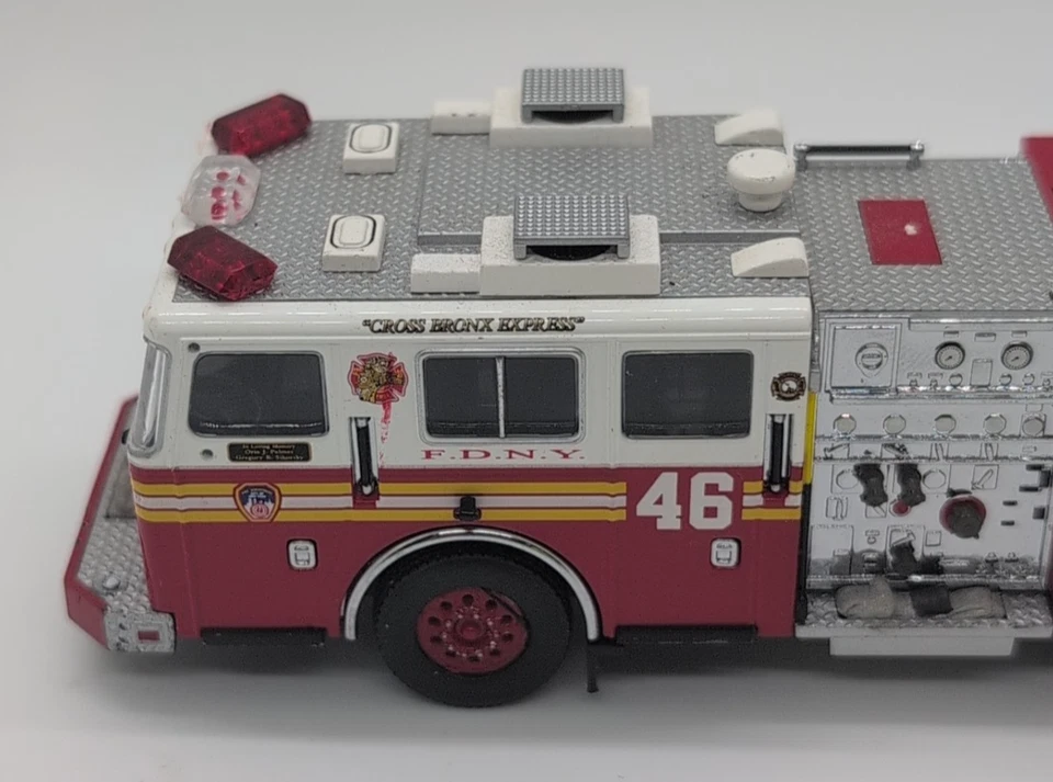 Code 3 Collectibles FDNY New York Fire Dept Truck Seagrave Pumper Engine 46 - Image 3 of 4