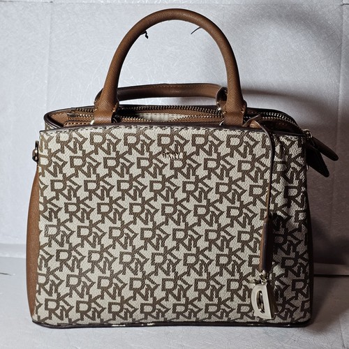 DKNY Paige Medium Signature Logo Satchel Bag UVP Chino Caramel  - Bild 1 von 11