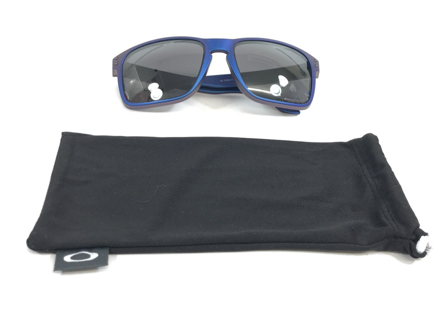 Солнцезащитные очки Oakley Holbrook OO9417-4759 Матовый Голубой Синяя цветовая гамма со сменой цвета на черный Prizm 33190₽
