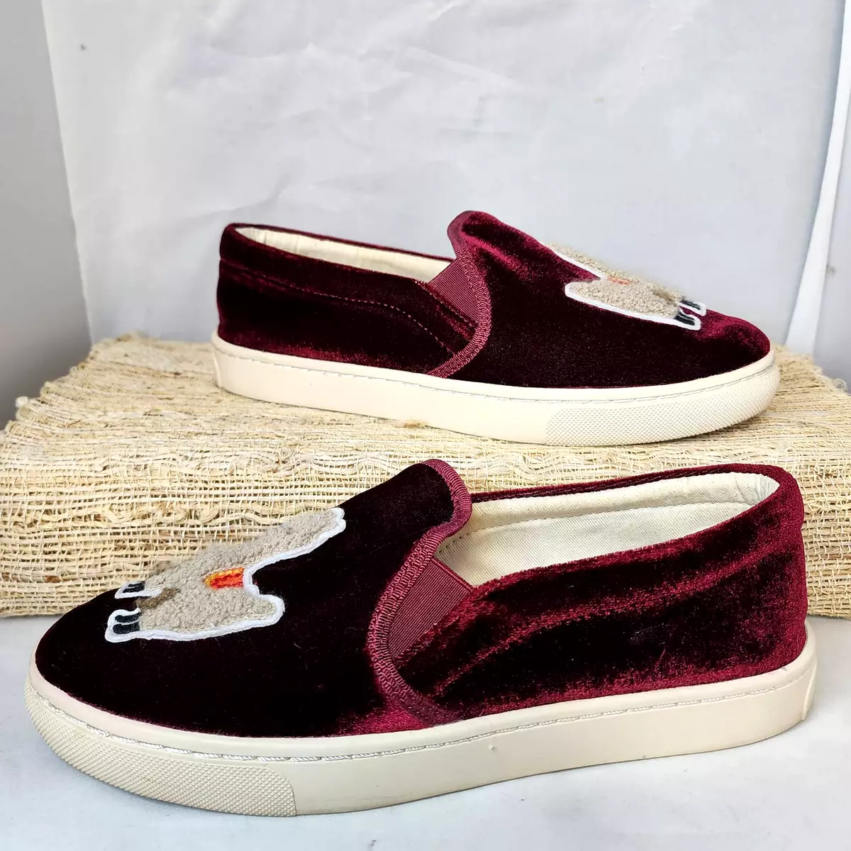 Velvet llama hotsell sneaker