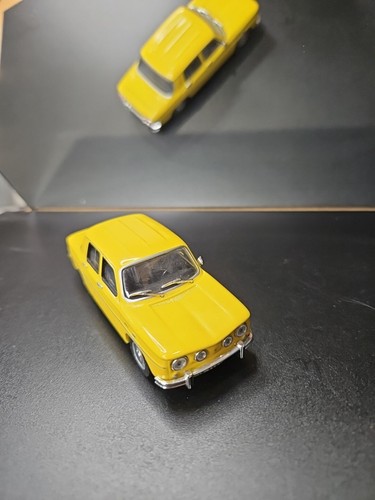 Model 1/43 RENAULT 8 1964