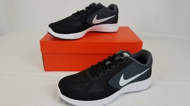 revolution 4 lightweight running shoe