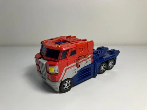 Hasbro Transformers Vintage Voyager: Optimus Prime Action Figure 2006 Incomplete