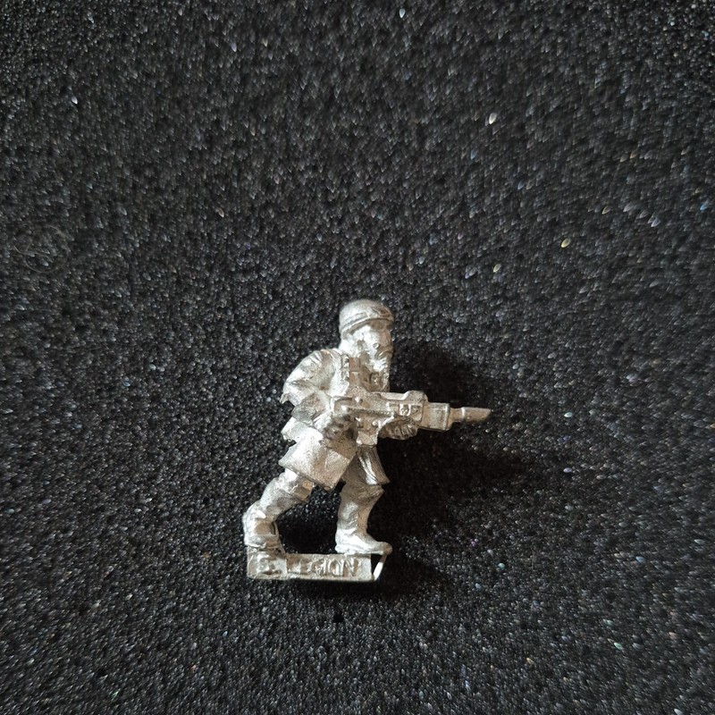Warhammer 40k Imperial Guard Steel Legion Trooper - Metal