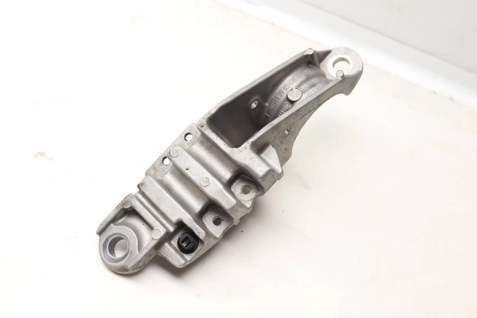 BMW ALPINA B7 2017-2022 - Soporte de abrazadera de barra estabilizadora/baja delantera derecha (inferior) Foto 3 de 4