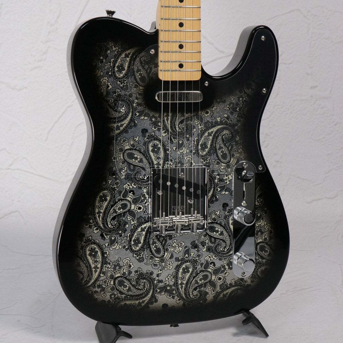 Fender Made in Japan Limited Telecaster Maple Black Paisley SN