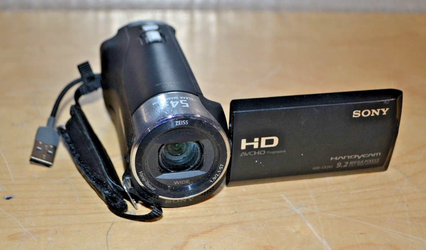 Sony Handycam HDR-CX240 ~ AVCHD 27x Optical Zoom Black Compa