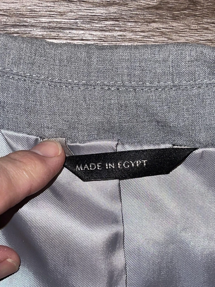 Banana Republic Suit Mens 44R 36x32 Gray Tailored Slim Fit 2 Piece Two Button - Image 2 of 4