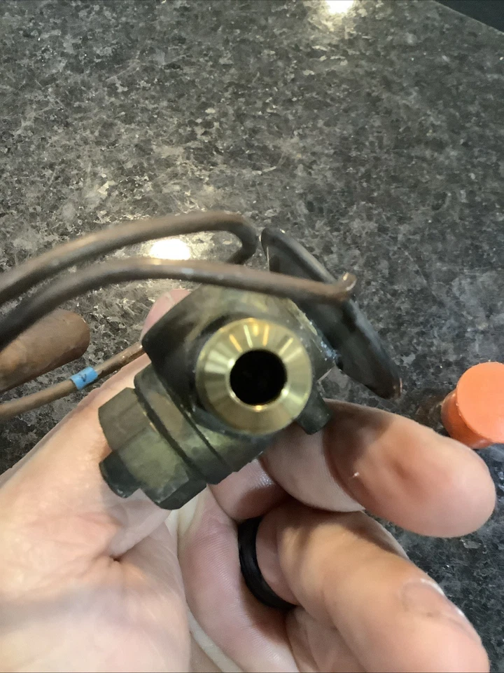 Válvula de expansión de CA Ford Thunderbird Ford 1967-1971 Foto 4 de 4