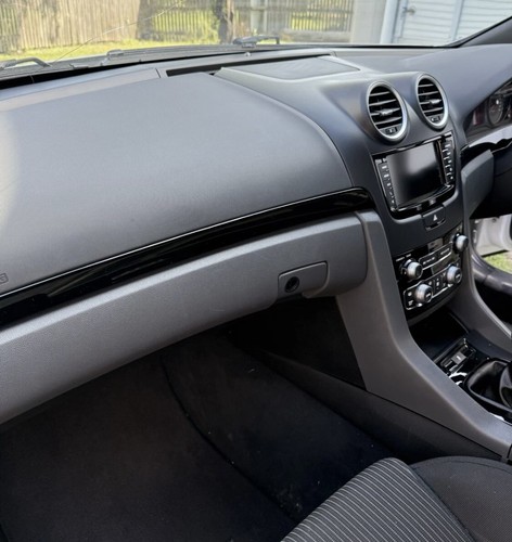 VE Commodore S2 Dash Spear Trim Set Appliqué SSV SV6 G8 Gloss Black HSV SS - Picture 5 of 8