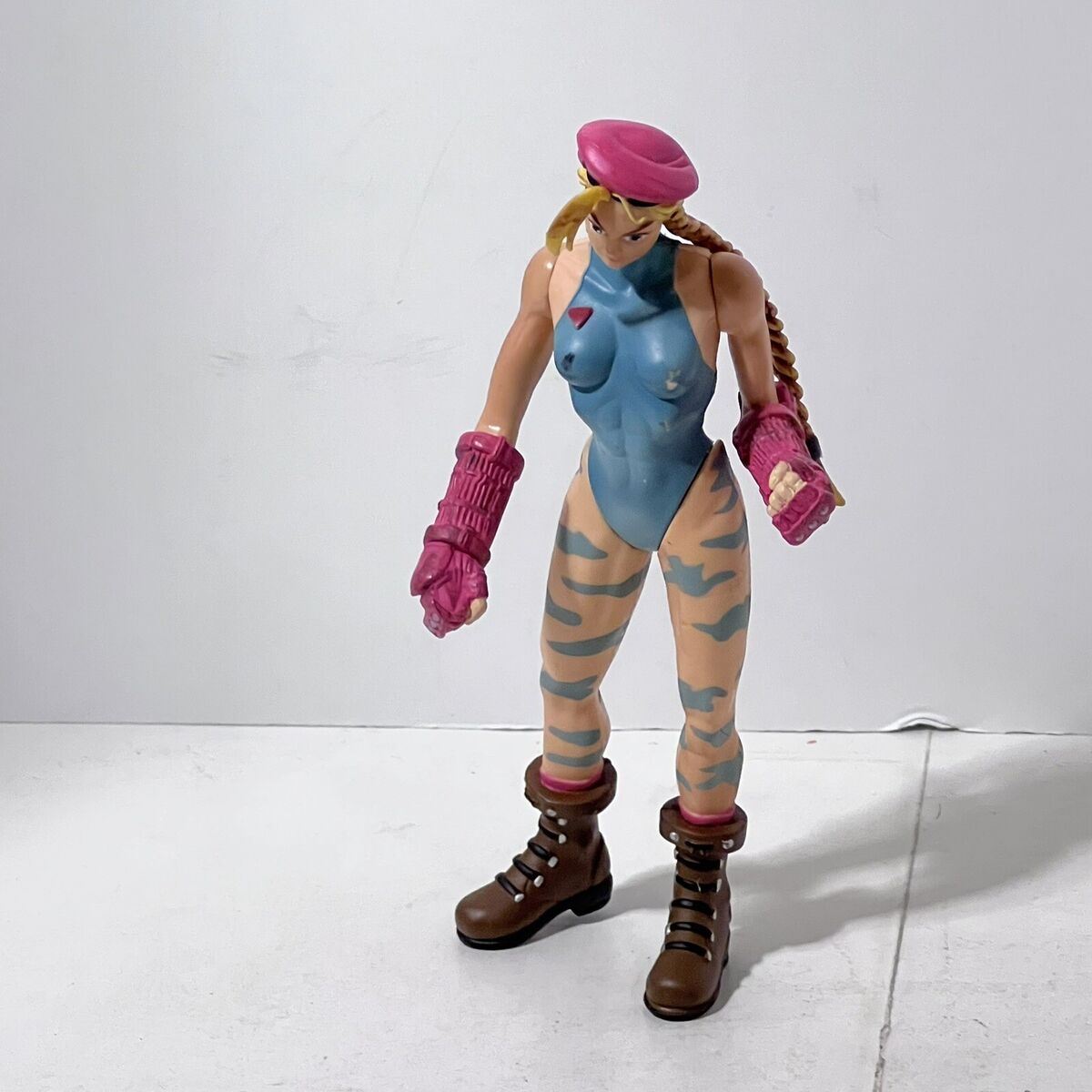 Year 1999 Capcom Street Fighter 7 Figure CAMMY Player 1 in Dark