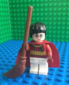 Lego HARRY POTTER MINIFIGURE IN QUIDDITCH UNIFORM Broomstick Minifig 4737 NEW