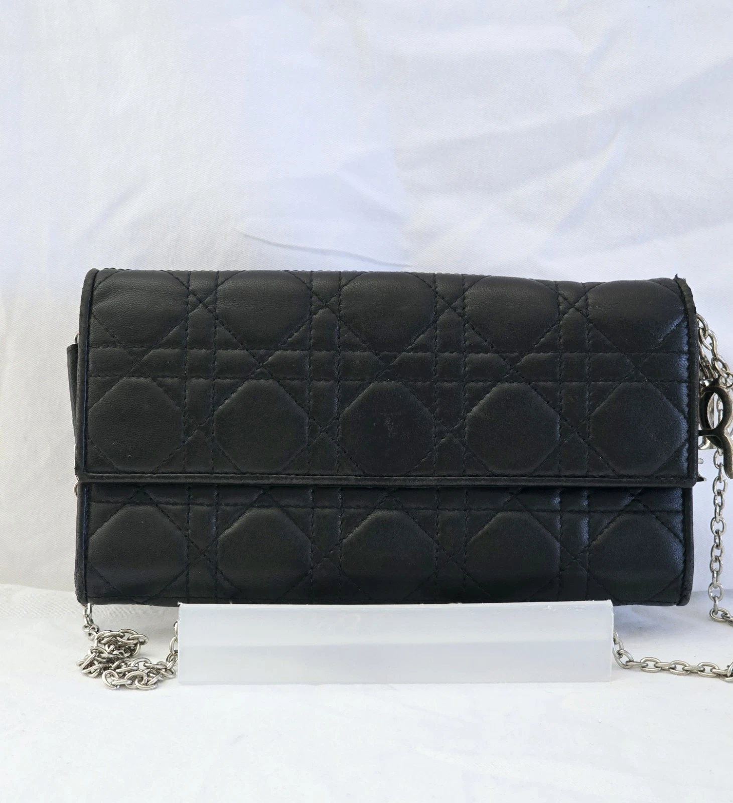 portefeuille christian dior sur chaîne