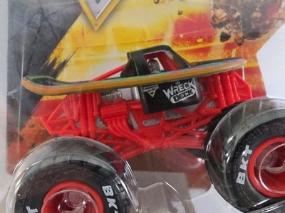New 2026 MONSTER JAM Series 45 Wreck Deck CHASE Diecast Truck 1:64