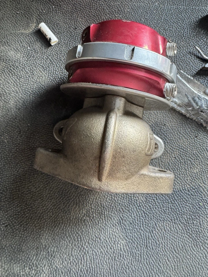 Turbosmart 38mm ultragate Red Like New (Missing Fire Ring) 2 Bolt Flange - Image 3 of 4