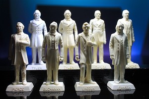 Marx US American Presidents Statues Unpainted Lincoln Tyler Johnson Playset