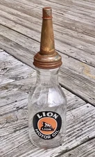 LION 1 Qt. Glass Motor Oil Bottle w/ Tin Master Mfg. Co. Spout & Cap