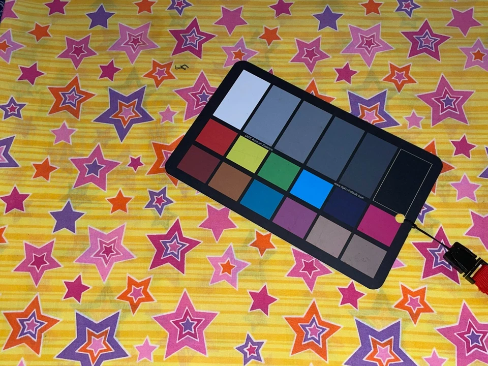 Por 1/2 yarda Divertida Rosa Brillante Naranja Púrpura Estrellas en Tela de Algodón Amarillo por Springs Foto 4 de 4