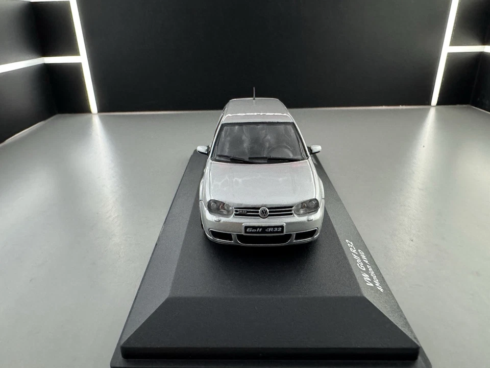 1/43 Solido Volkswagen Golf R32 (i) - Photo 4/4