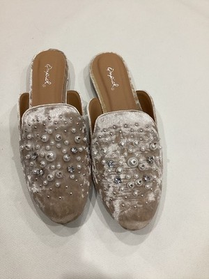 Dupid Women's Mules Size 7 Slip-On Velvet Beaded Rhinestone Embellished Shoes 