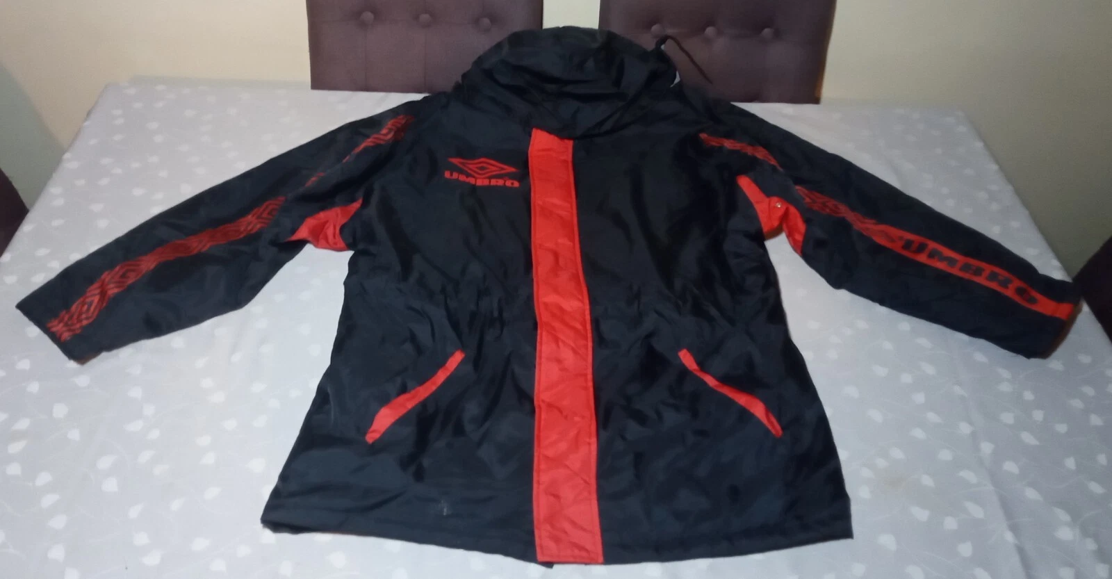 Retro Umbro Long Jacket Size Large In Great Condition 90's