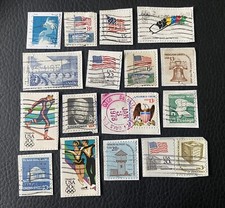 Lot de 17 timbres des USA années diverses - encore sur fragment - M57