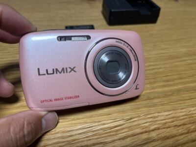 Panasonic Lumix DMC-S1 12.1MP Digital Camera Pink Japanese Panasonic Lumix DMC-S1 12.1MP Digital Camera Pink Japanese