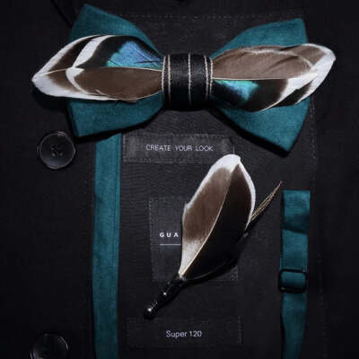 Herren Feder Fliege & Brosche Set ''Geschenkbox Kollektion''