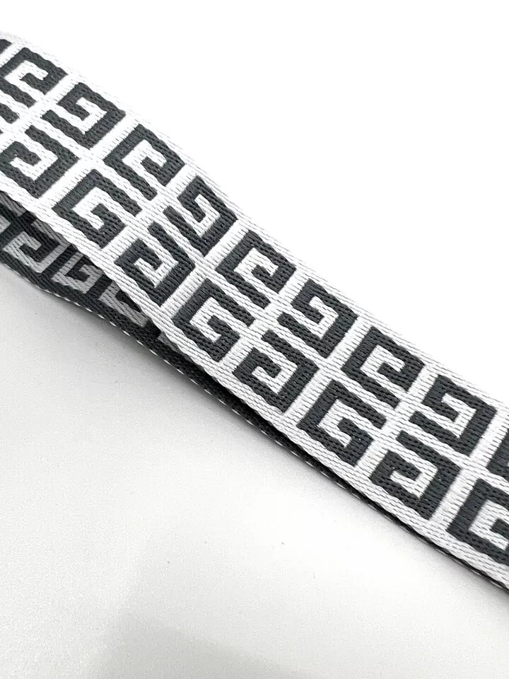 Givenchy 4G Unisex Silver Key Ring Key Chain Holder Jacquard Givenchy 4G Unisex Silver Key Ring Key Chain Holder Jacquard