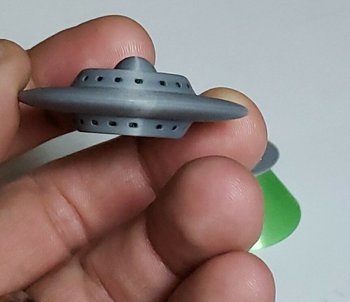 Metaluna Flying Saucer/UFO - from This Isle Earth - Tiny - with 2 Stands - Picture 6 of 9